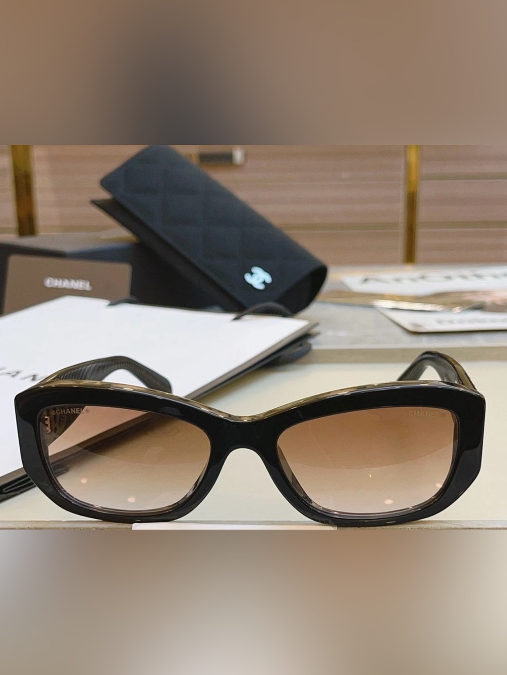 CHANEL Sunglasses with Brown Gradient Lenses